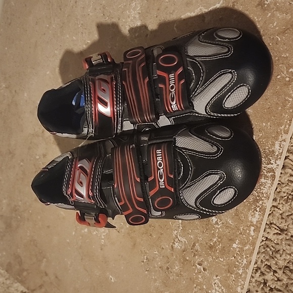 Spinning Shoes - Picture 2 of 5